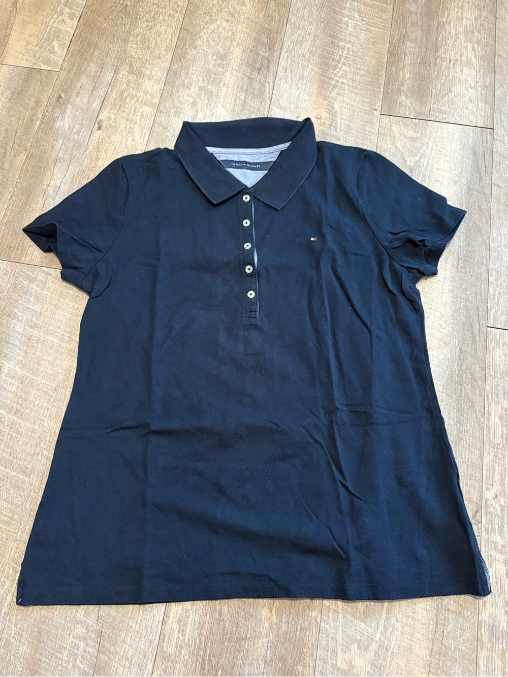 Tommy Hilfiger Women's Navy Short-Sleeve Button-Down Polo - Picture 1 of 4